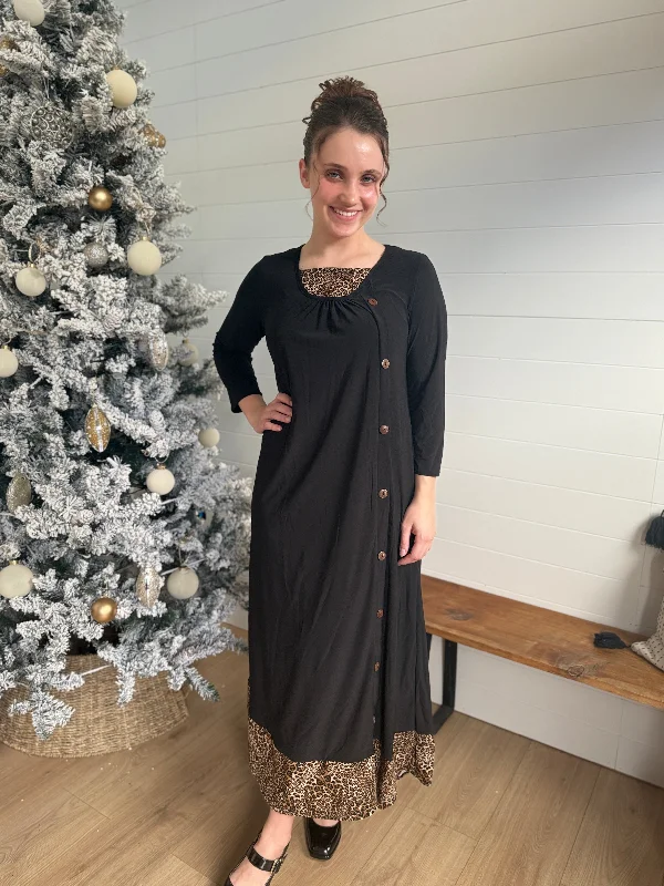 Black Dress WIth a Pop Of Leoaprd