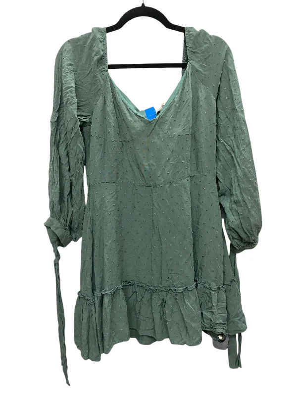 Dress Casual Short By Peach Love Cream California In Green, Size: L